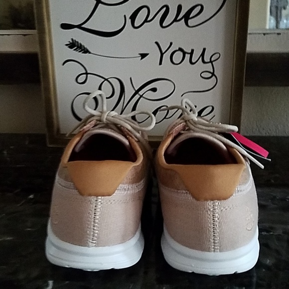 Skechers Tan GoStep Goga Max Lace Up Shoes - Picture 5 of 6